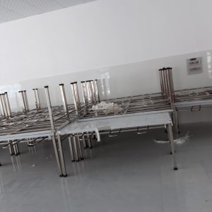 Bàn ăn công nhân có móc treo ghế inox 100%