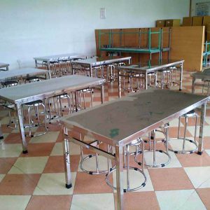 Bàn ăn inox có móc treo