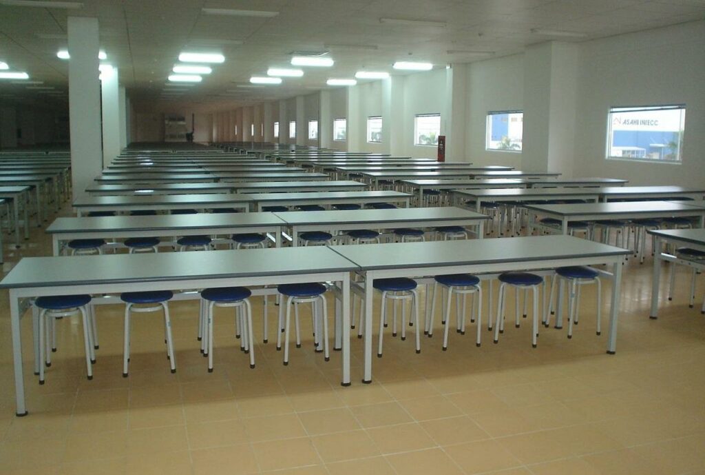 bàn ghế inox cho nhà ăn can tin